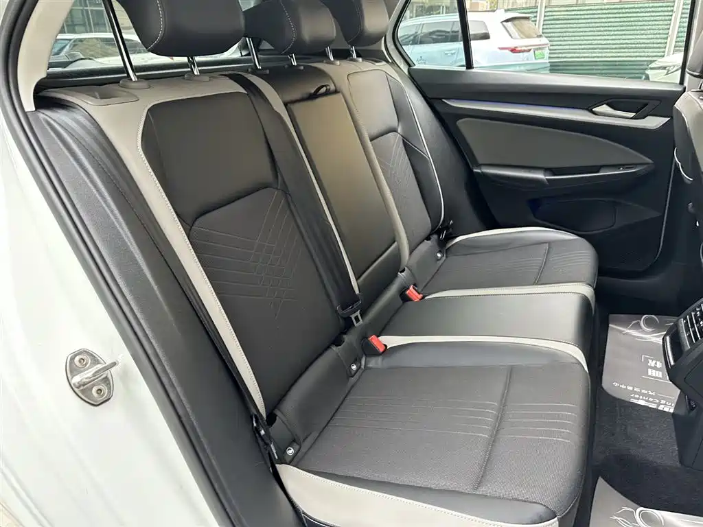 Volkswagen Golf 2021 280TSI DSG Pro фото 18