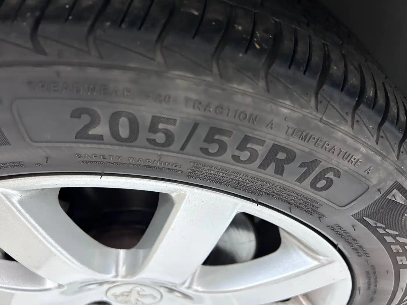 Peugeot 308 2014 Model Joy Edition Classic 1.6L Automatic Superior Style фото 29