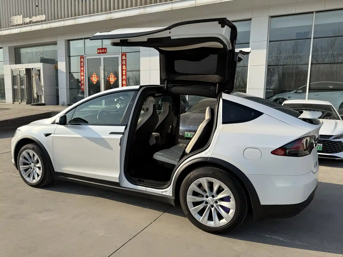 TESLA MODEL X