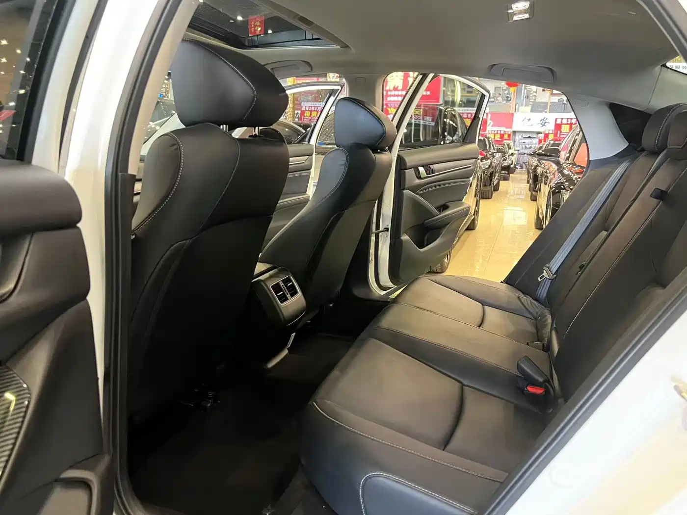 Фото 6 - Honda Inspire