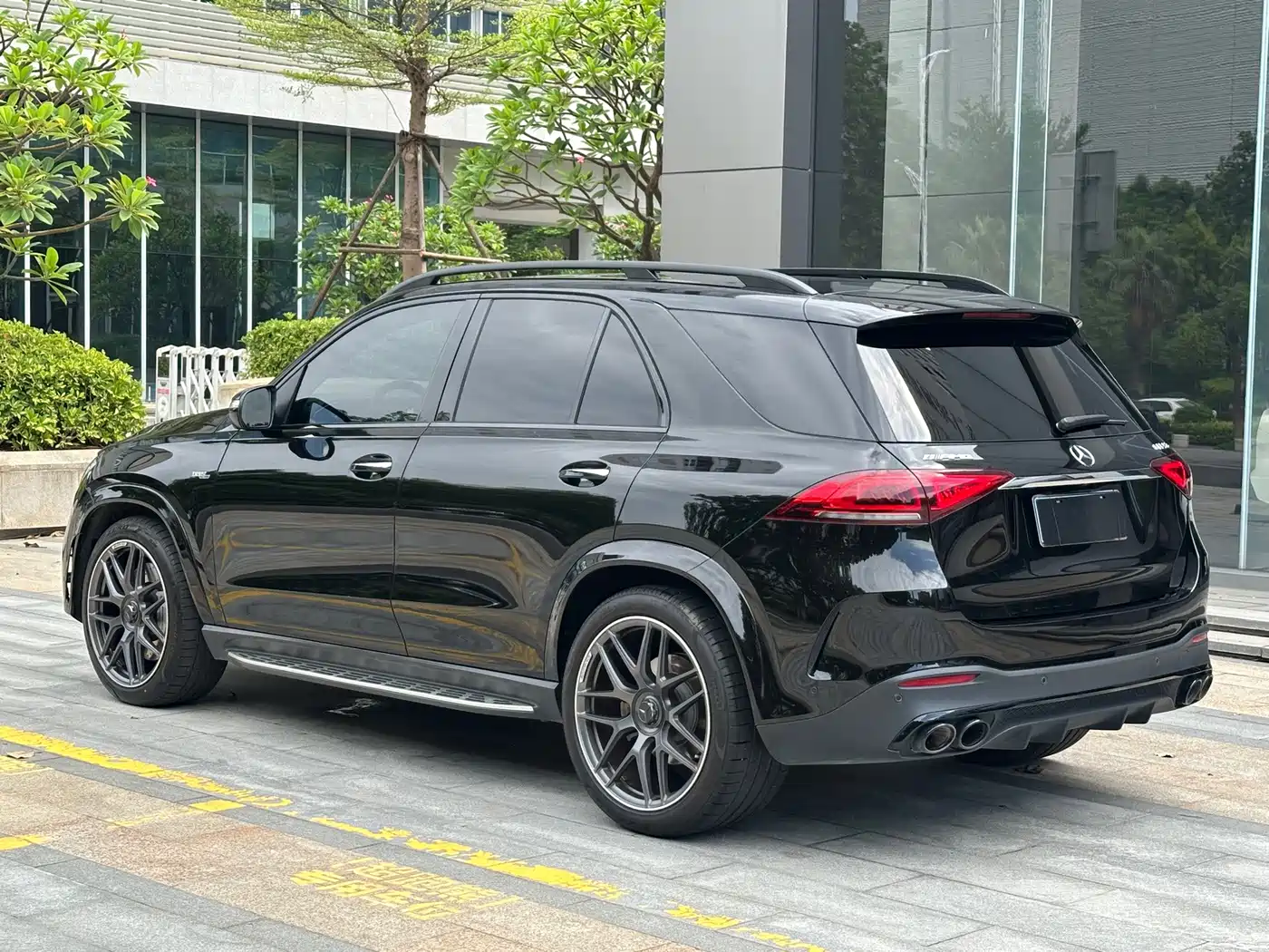 Photo 4 - Mercedes-Benz GLE AMG