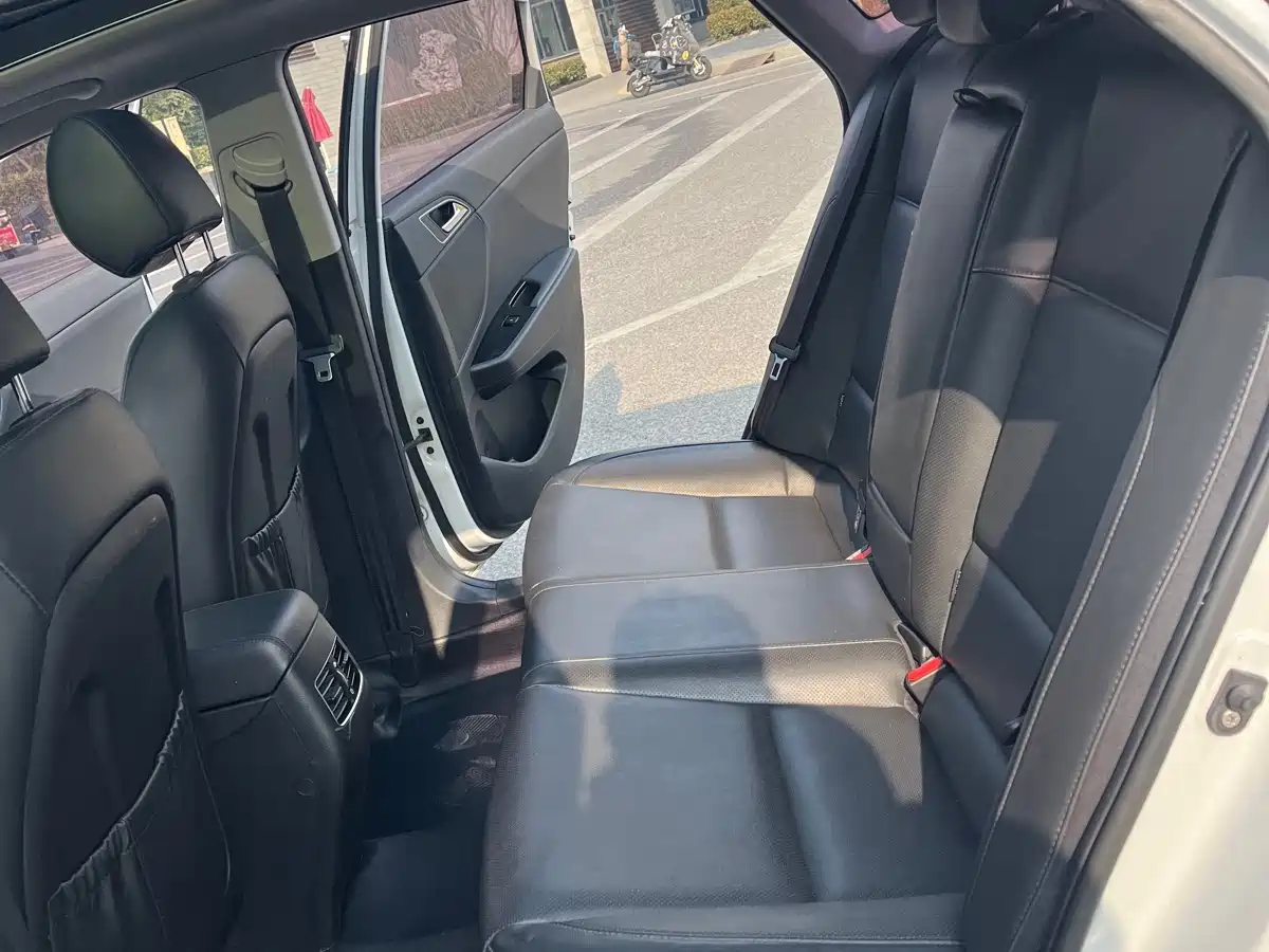 Hyundai Mistra 2014 1.8L Auto Premium DLX фото 8