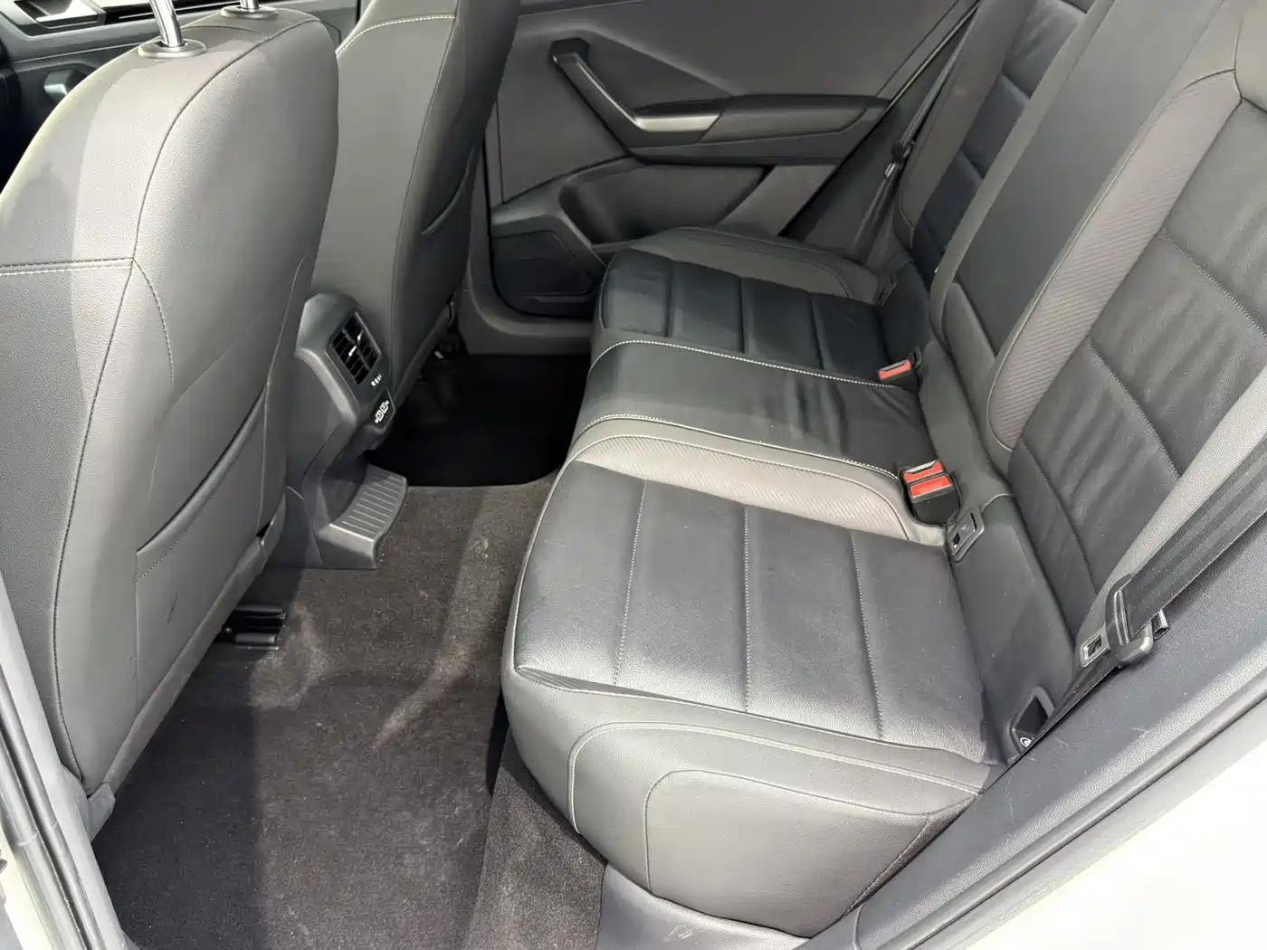 VOLKSWAGEN T ROC EXPLORING SONGS