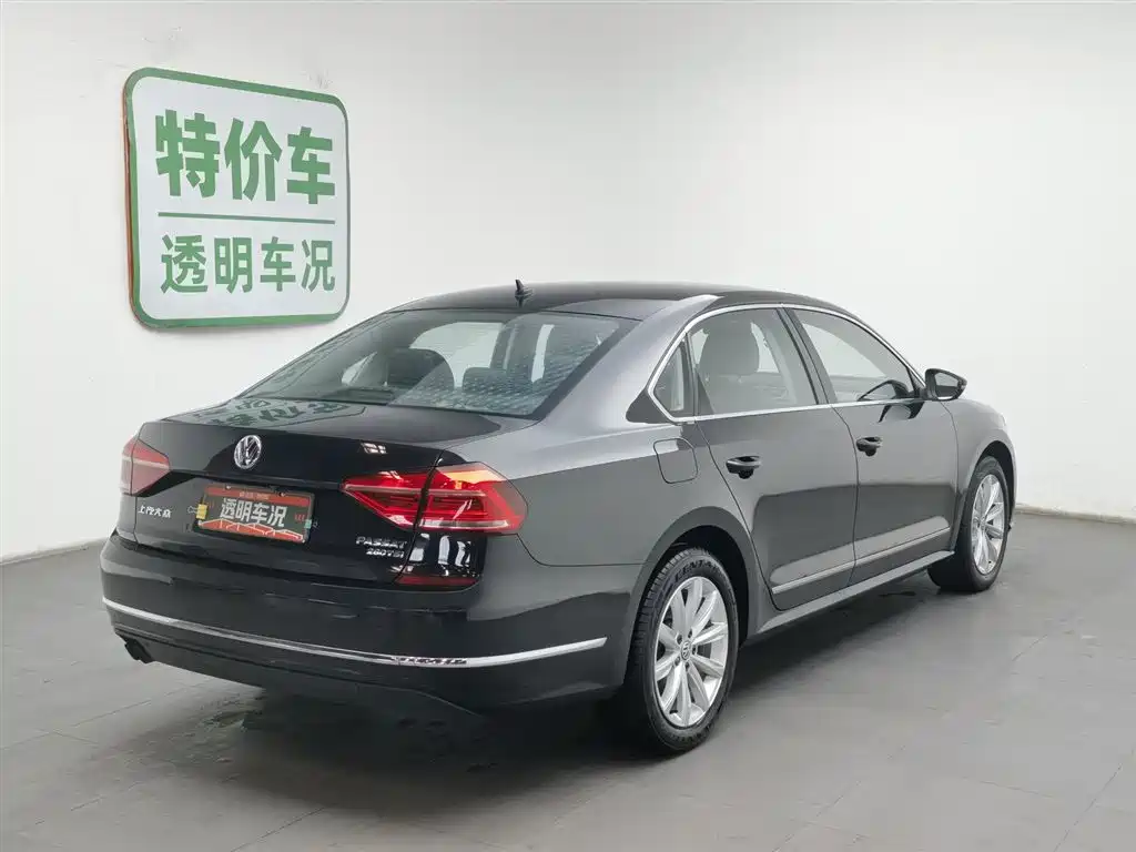 Volkswagen Passat 2017 280TSI DSG Prestige фото 2