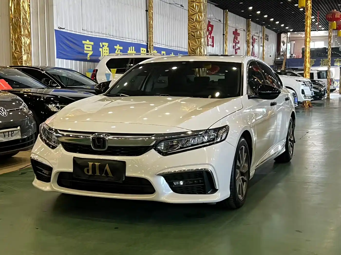 Фото 3 - Honda Inspire