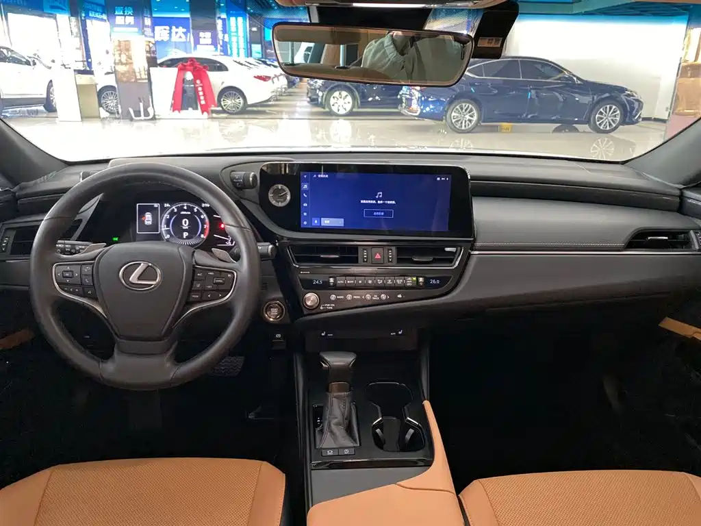 Lexus ES 2023 200 Excellence Edition фото 16