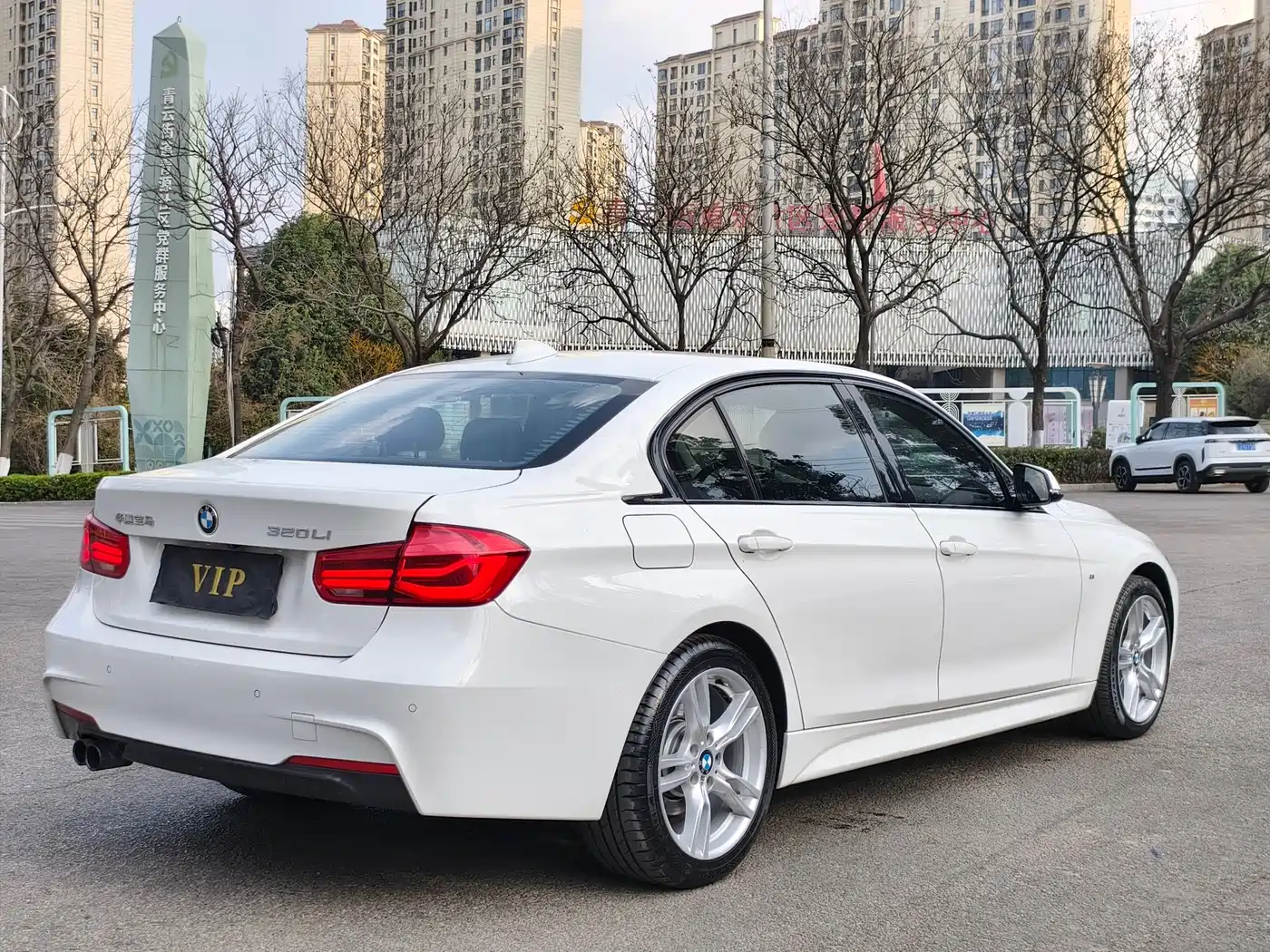 BMW 3 SERIES
