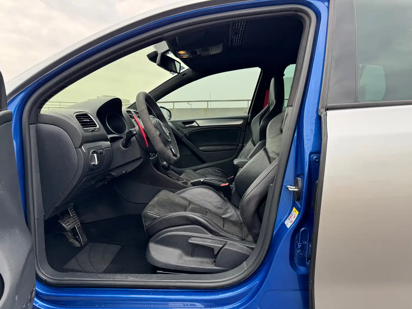 Volkswagen Golf (Import) 2011 2.0TSI R фото 15