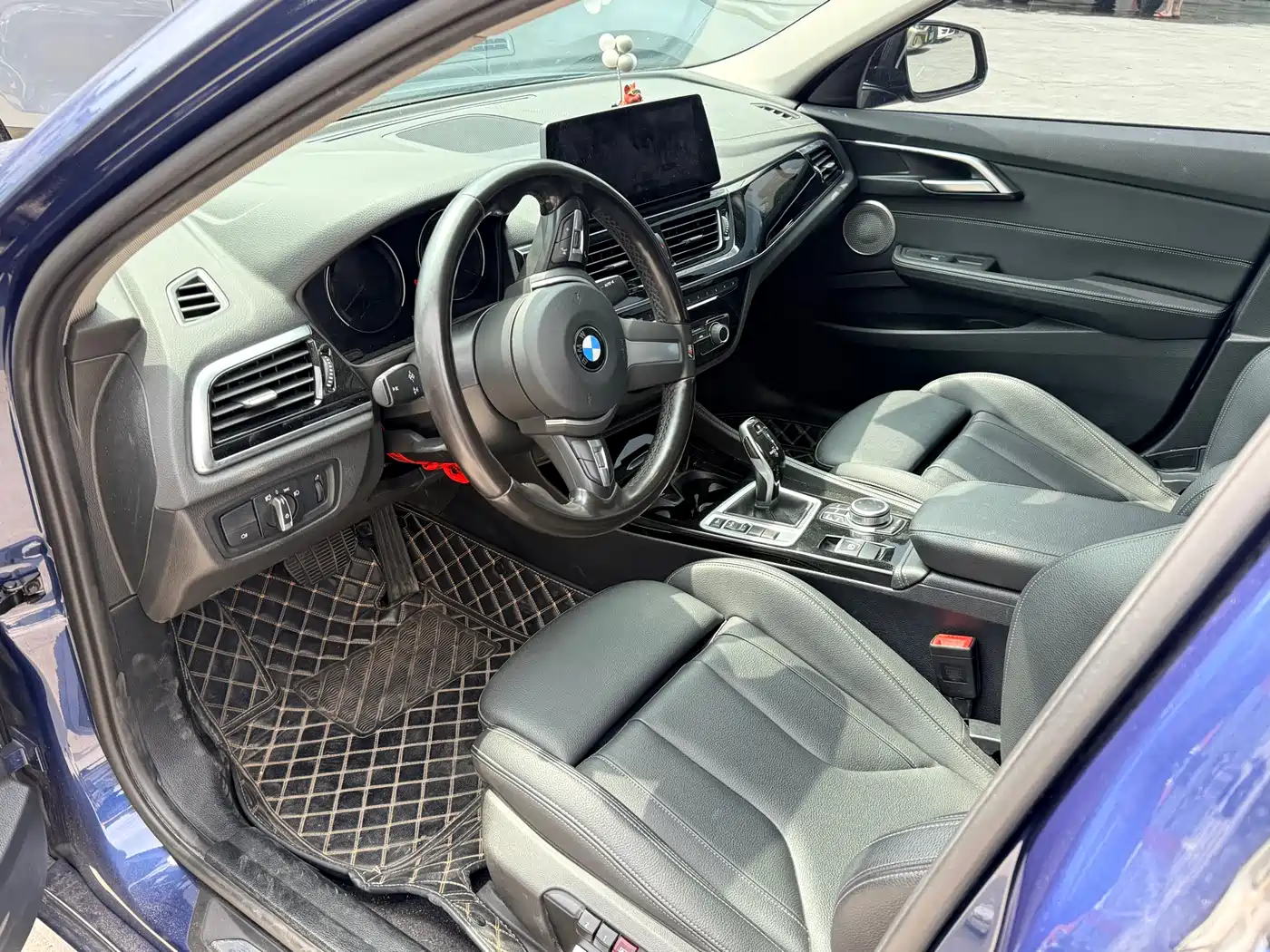 BMW 1 Series 2021 120i M Sport Shadow Edition фото 4