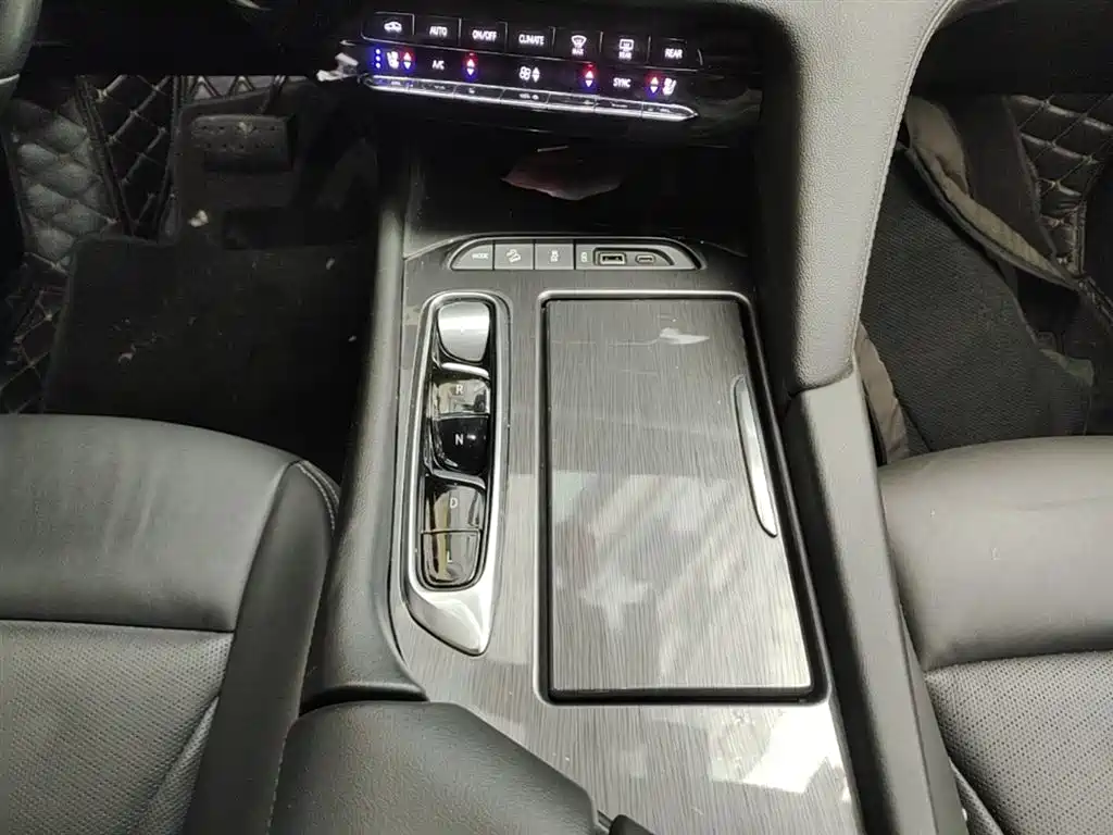 Buick Enclave 2020 28T 4WD Premium Model фото 14