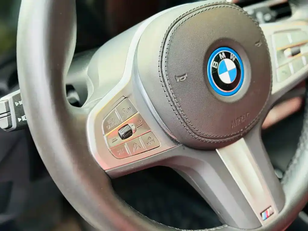 Фото 9 - BMW iX3