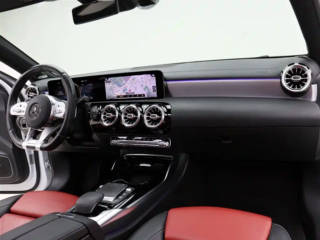 Mercedes-Benz A-Class AMG (Import) 2020 AMG A 35 4MATIC фото 19