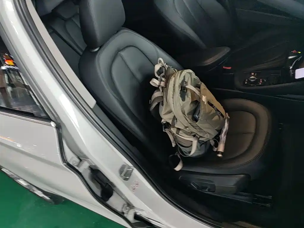 BMW X1 2018 sDrive20Li Leading Model фото 25
