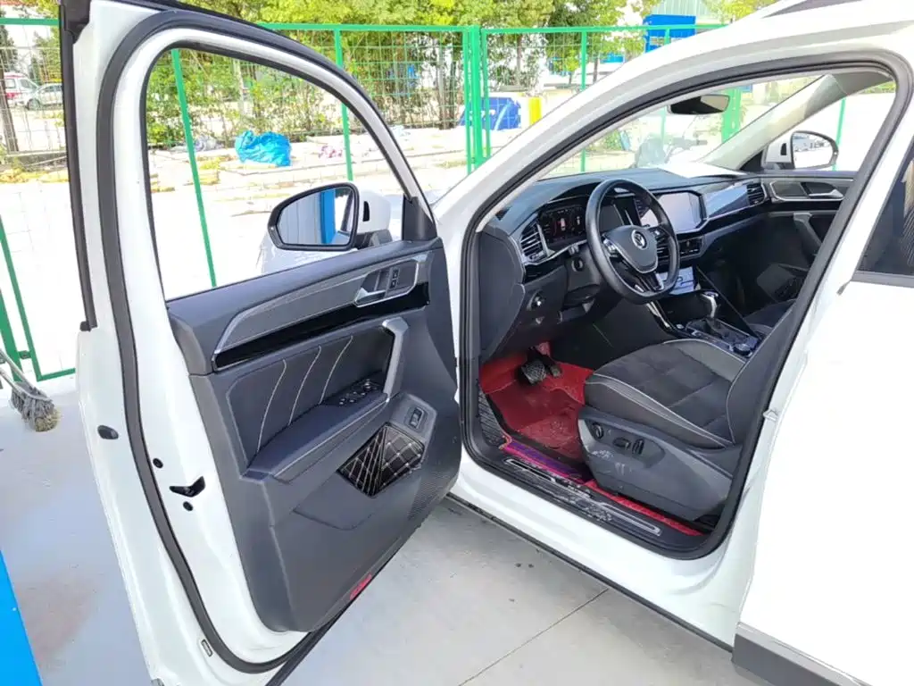 Фото 16 - Volkswagen Tayron
