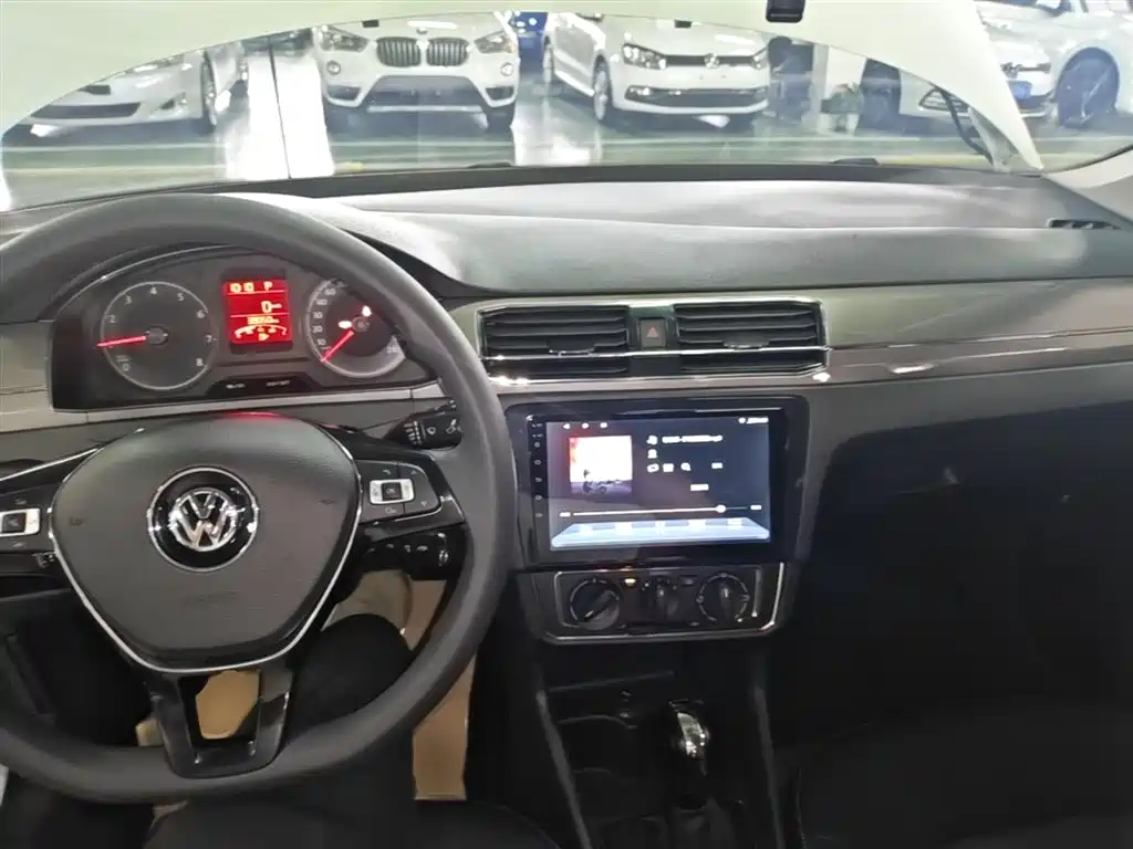 Volkswagen Santana 2016 1.6L Automatic Comfort Edition фото 10