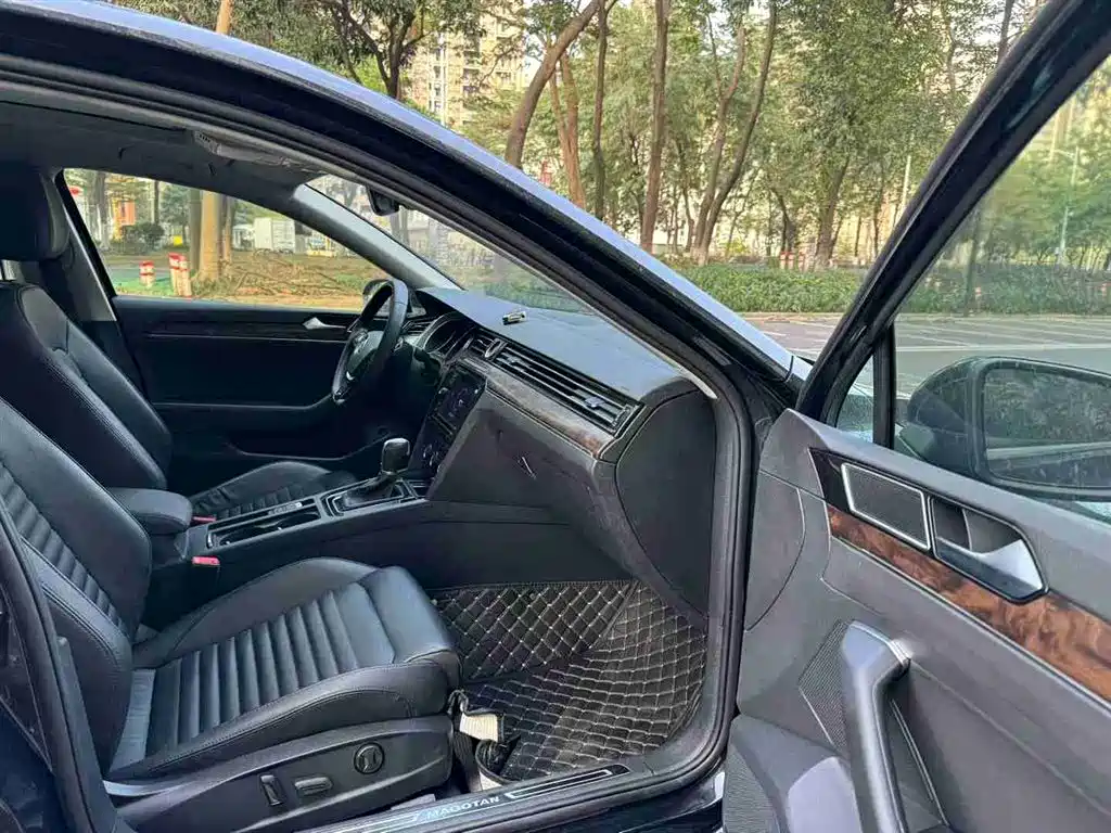 Volkswagen Magotan 2017 330TSI DSG Luxury фото 8