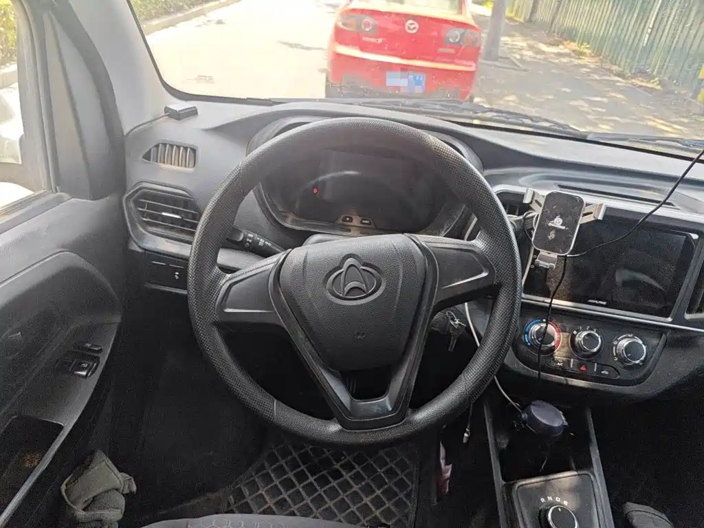 Changan Kaicheng Changan Ruixing EM80 2025 2025 Passenger Version Comfort 6-seater 300km Dual Swing Doors