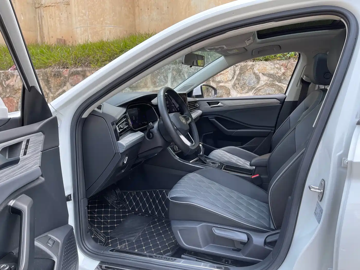 Volkswagen Sagitar 2023 300TSI DSG Surpassing Edition фото 4