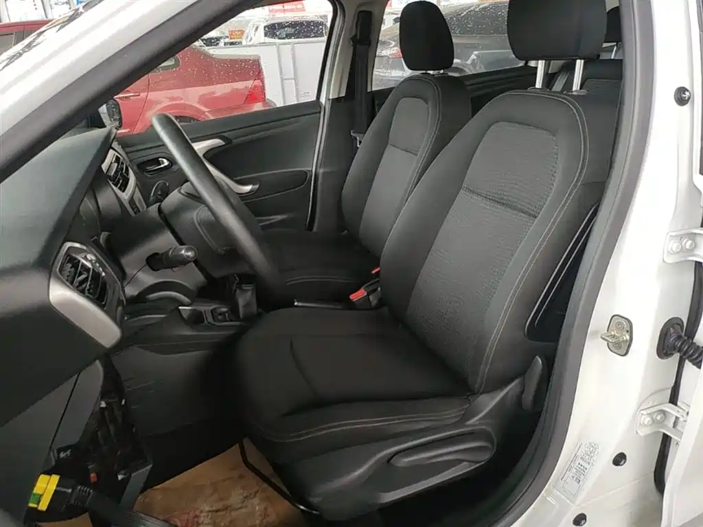 Peugeot 301 2014 1.6L Manual Luxury Edition фото 15