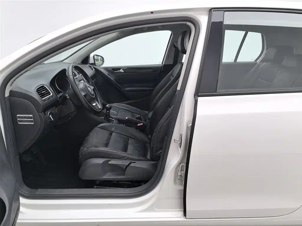 Volkswagen Golf 2012 1.6 Manual Comfort Type фото 10