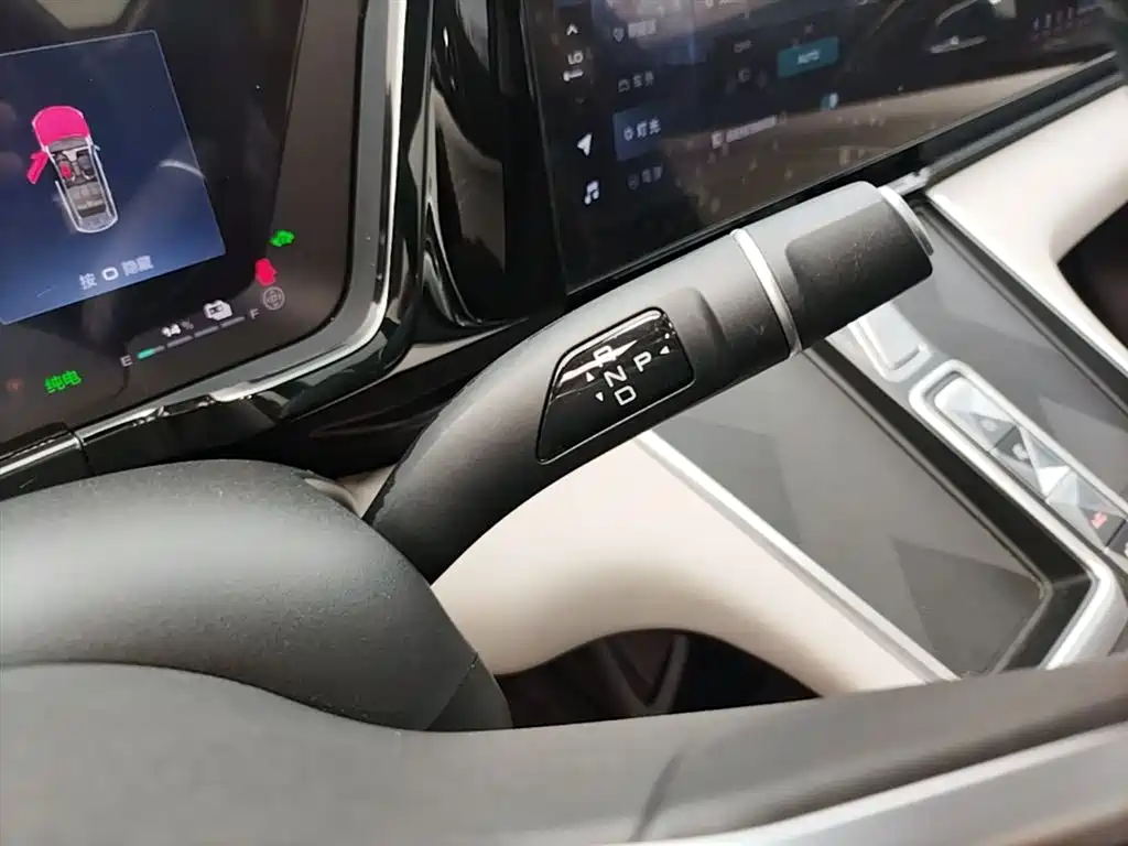 Haval Xiaolong MAX 2023 1.5L Hi4 105 4WD Pilot Edition фото 10