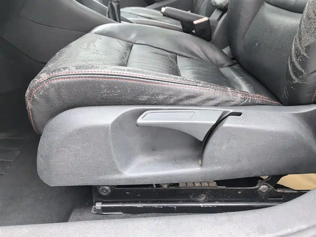 Volkswagen Golf 2012 1.6 Manual Comfort Type фото 20