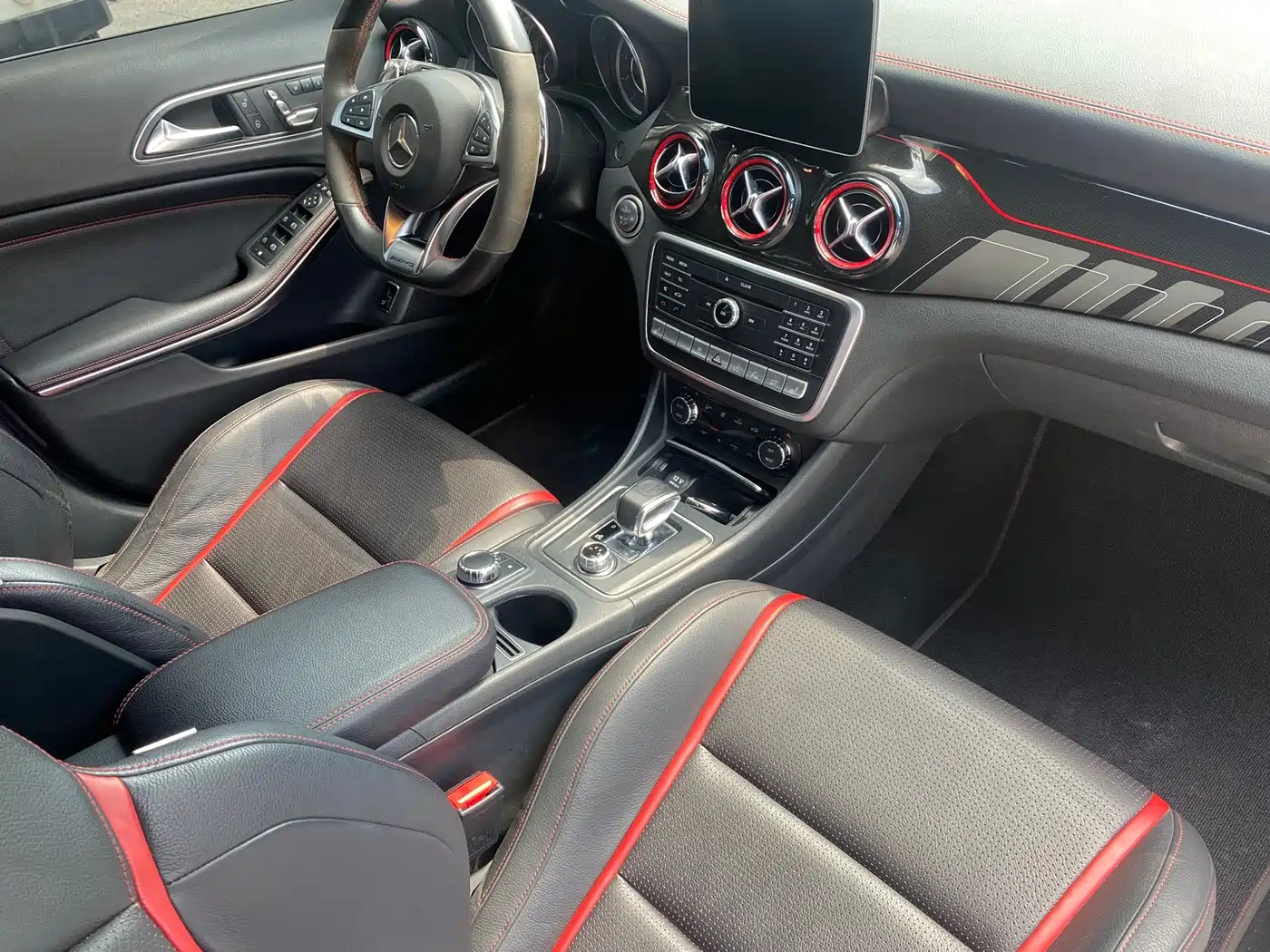 Mercedes-Benz GLA AMG 2020 2017 AMG GLA 45 4MATIC