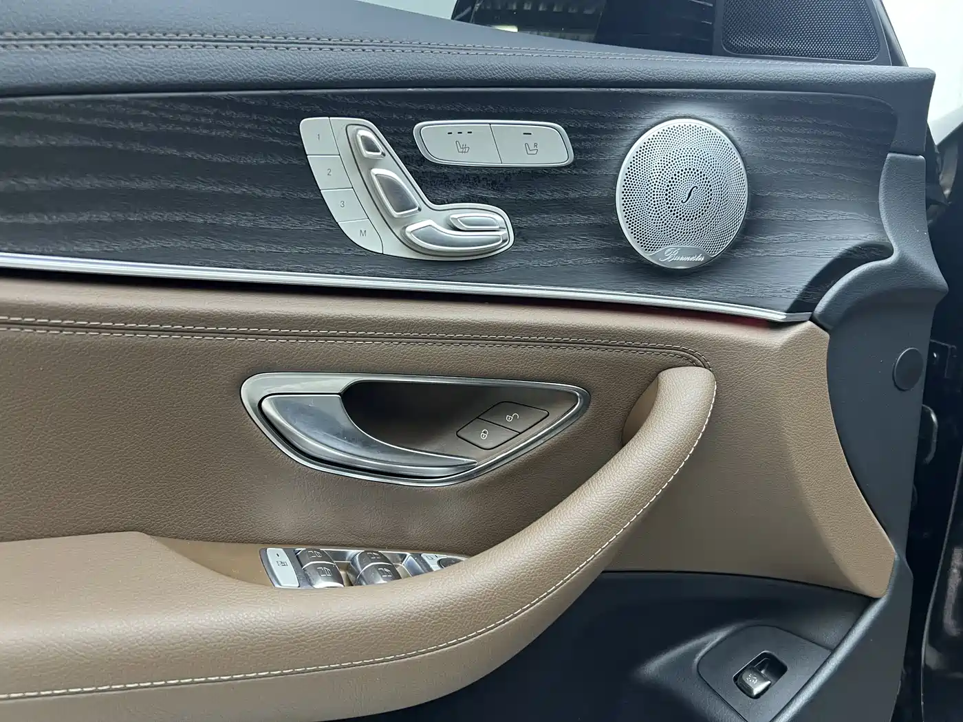 Mercedes-Benz E-Class 2021 E 300 L Sport Luxury Edition фото 6