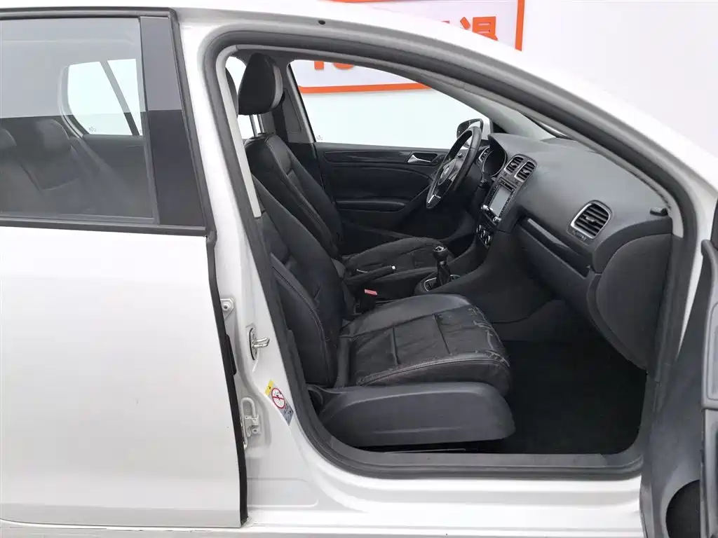 Volkswagen Golf 2012 1.6 Manual Comfort Type фото 23