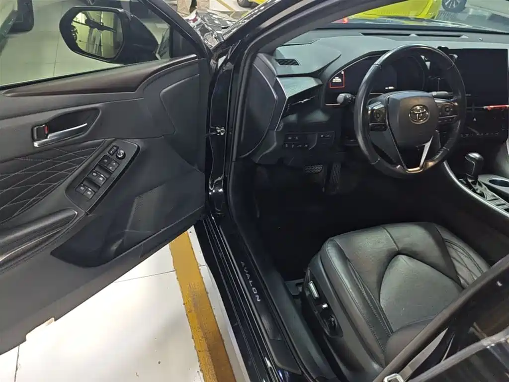 Toyota Avalon 2023 2.5L Touring Premium Edition фото 16