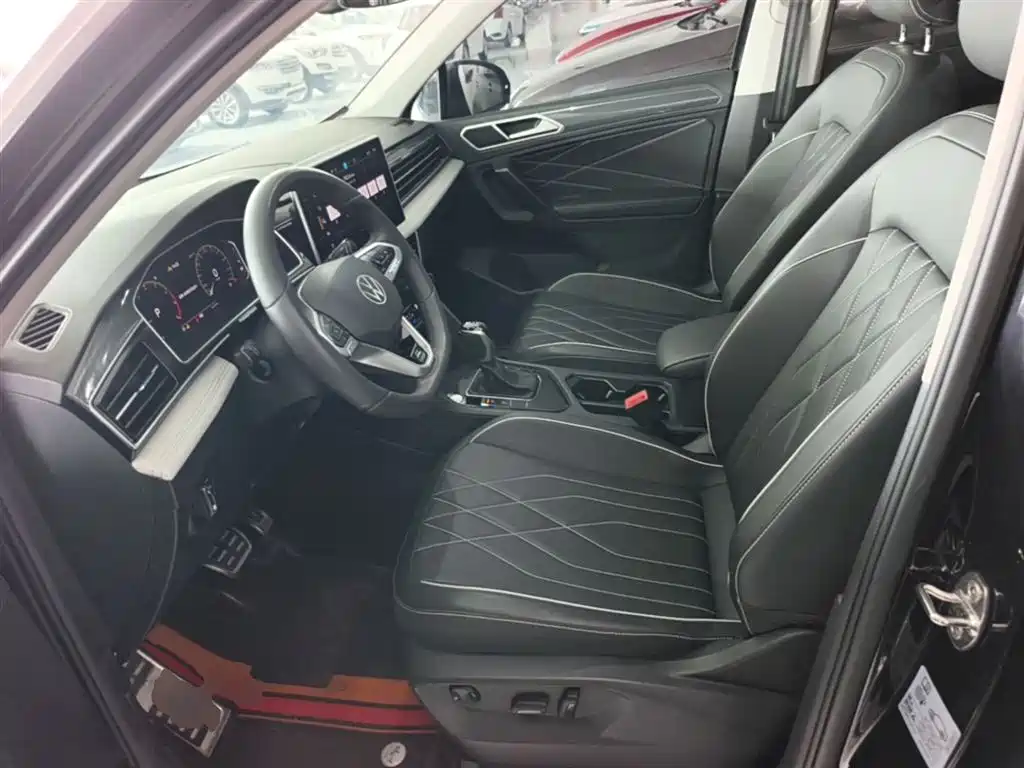 Volkswagen Tiguan L 2024 Outstanding 330TSI Auto 2WD R-Line Dragon Glory Edition фото 15