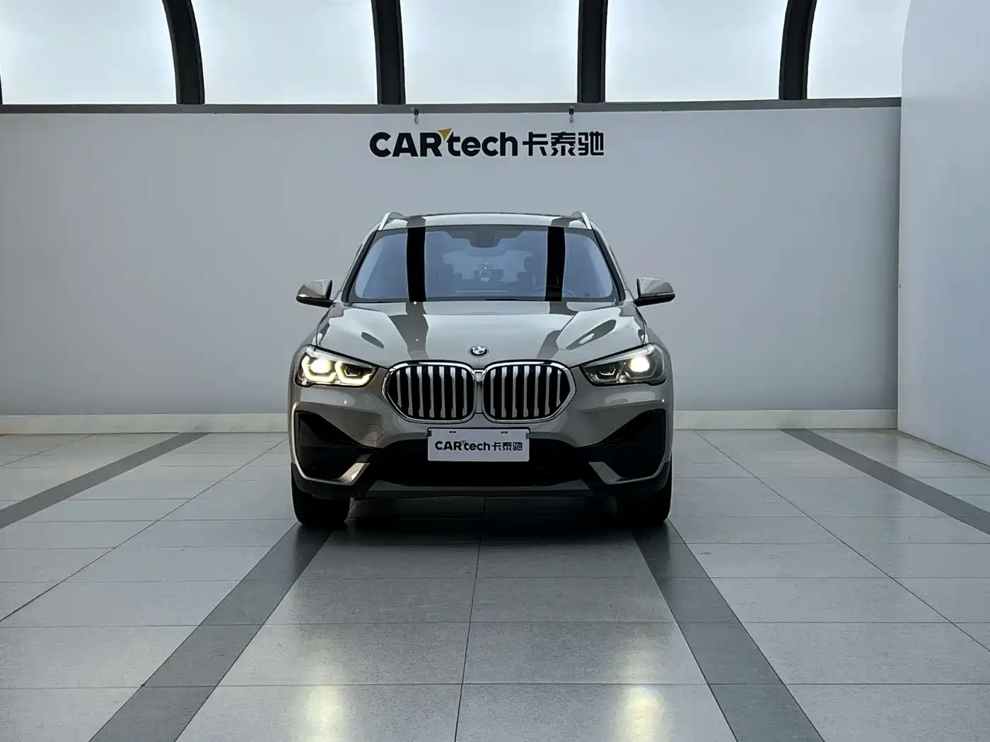 BMW X1 2021 Facelift sDrive20Li Fashion фото 2
