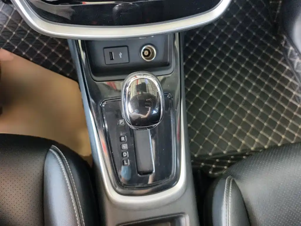 Nissan Tiida, миниатюра 11
