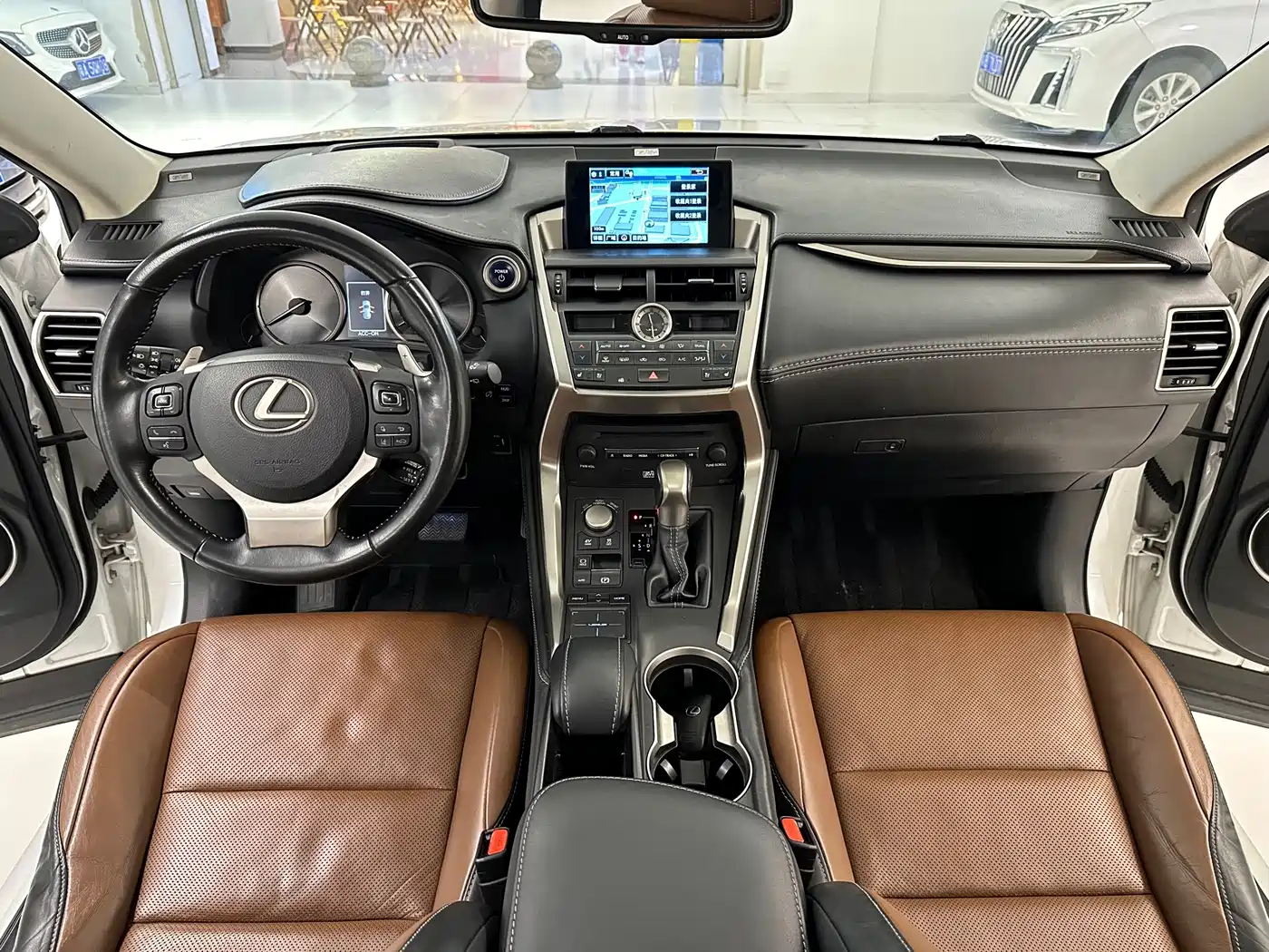 Фото 21 - Lexus NX