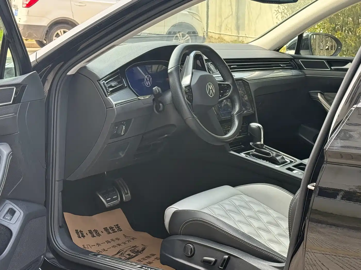 Volkswagen Magotan 2023 2 Million Units Anniversary Edition 330TSI DSG Leading Type фото 4