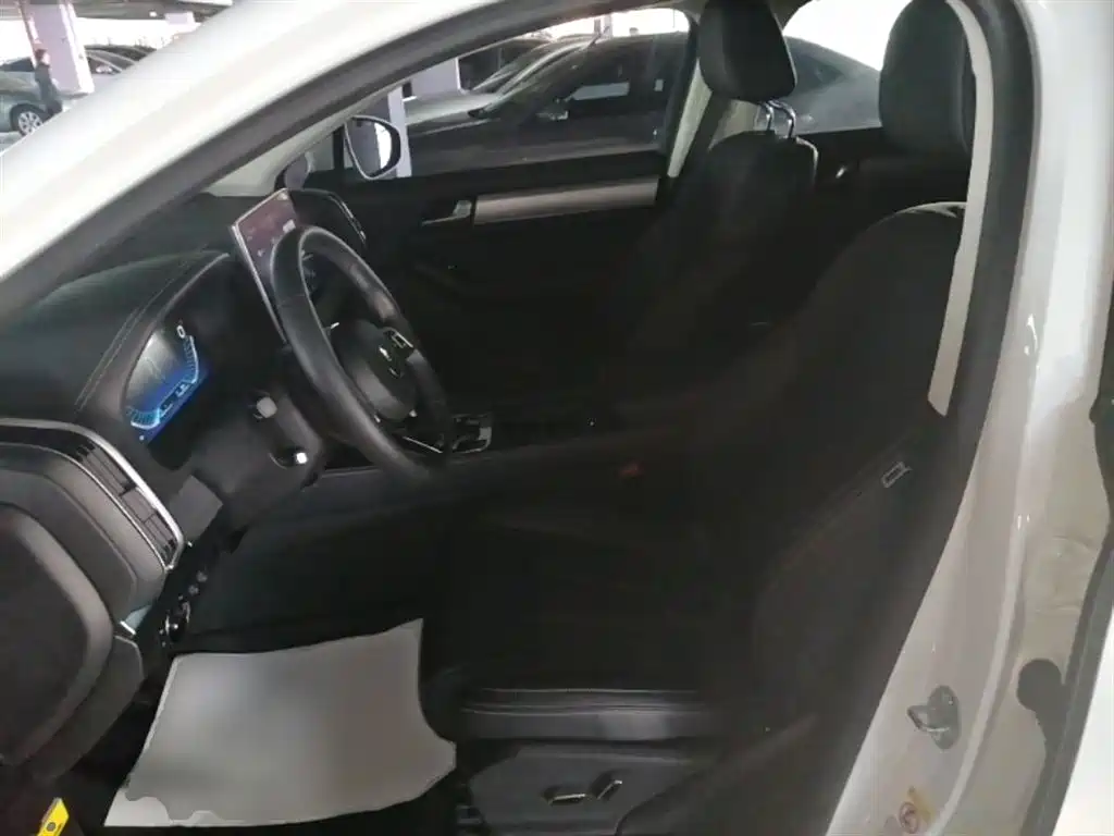 BYD Tang 2018 2.0T Automatic Smart Connection Honor Edition 7-Seater China V фото 8