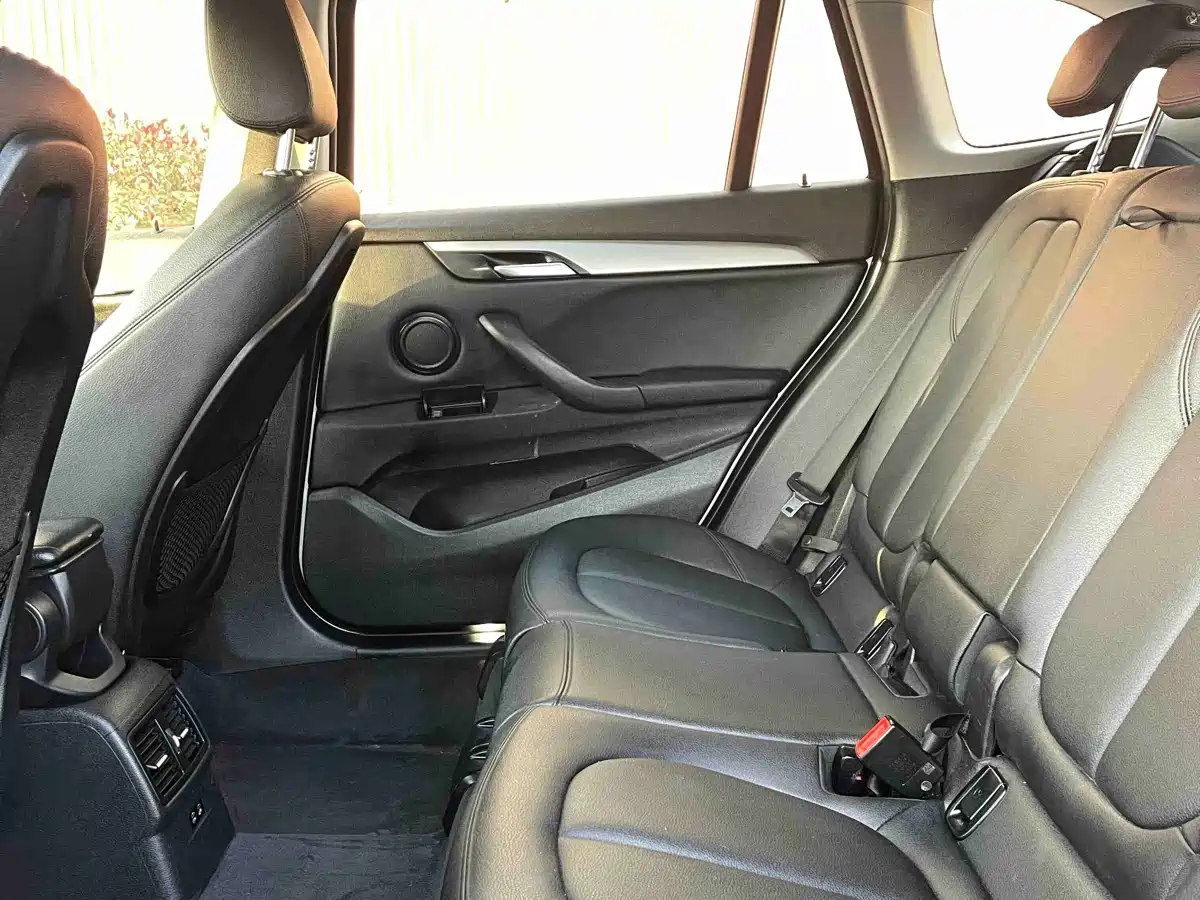 BMW X1 2019 sDrive20Li Leading Model фото 22