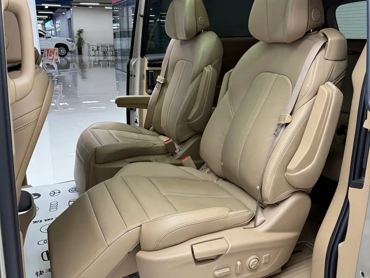 Buick GL8 2018 ES 28T Flagship Type China VI фото 11