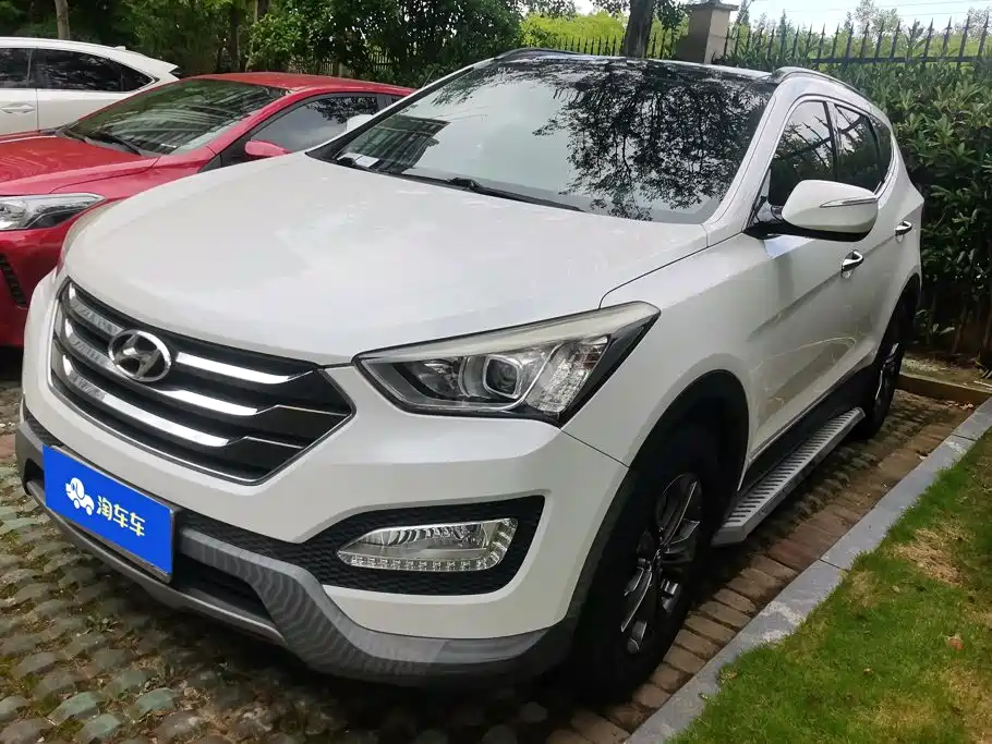 Hyundai Santa Fe 2013 2013 Model 2.4L Automatic 2WD Smart