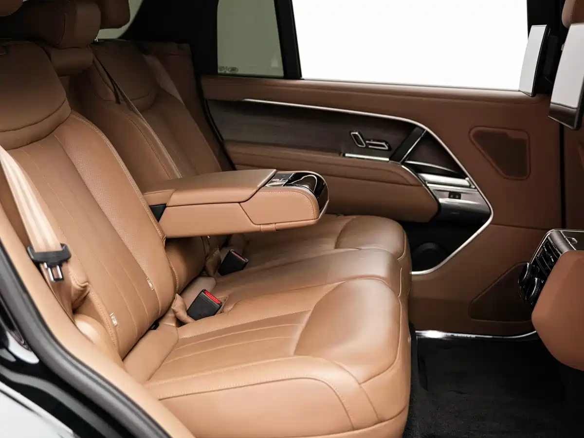 Land Rover Range Rover 2023 3.0 L6 400PS Genesis Extended Version фото 23
