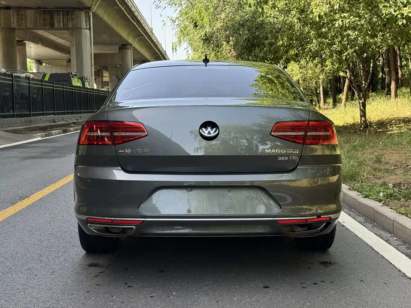 Volkswagen Magotan 2017 380TSI DSG Luxury фото 10