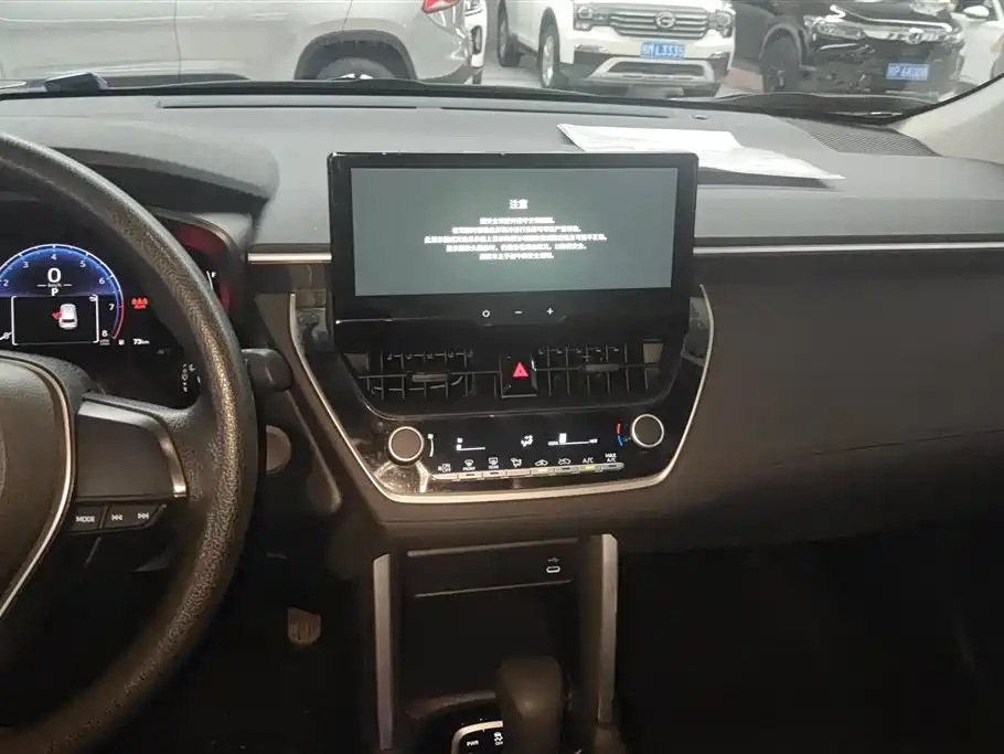 Toyota Frontlander 2023 2.0L CVT Elite Edition фото 13