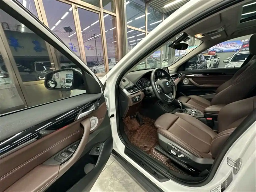 BMW X1 2021 sDrive20Li Fashion фото 9