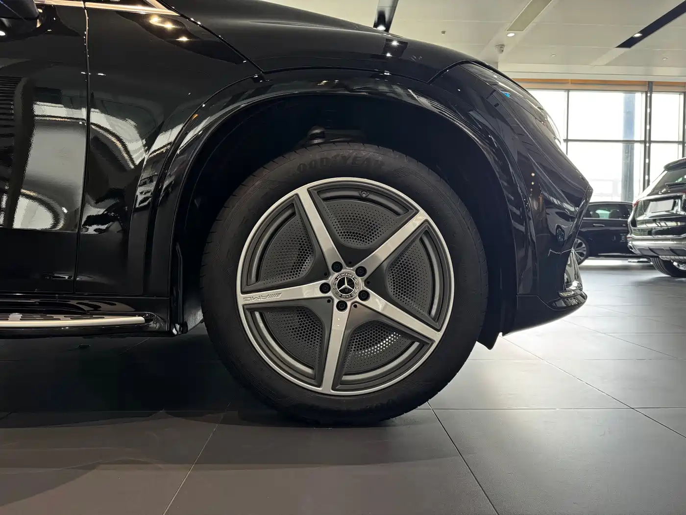 Mercedes-Benz EQS SUV 2026 2025 Model 500 4MATIC