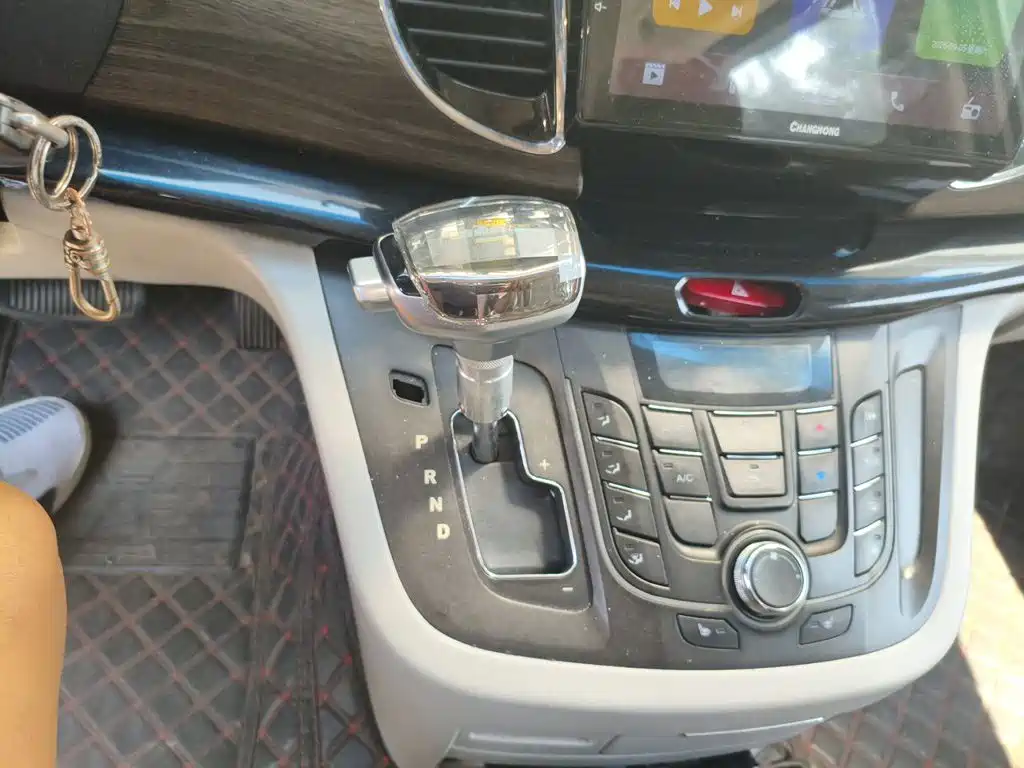 JAC Refine M5 2015 2013 2.0T Petrol Automatic Official Edition