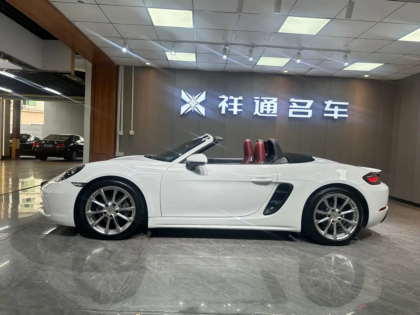 Porsche 718 2018 Boxster 2.0T фото 3