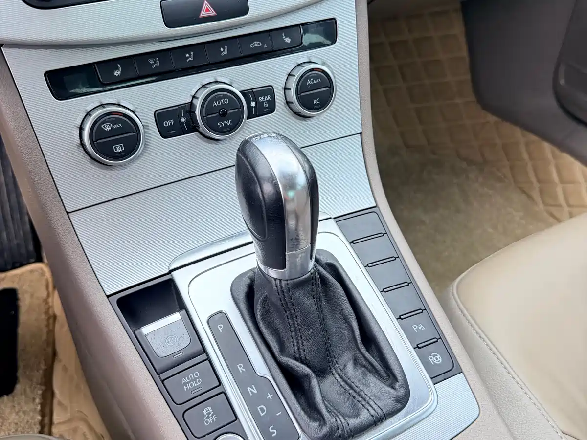 Volkswagen Magotan 2012 Facelift 2.0TSI Supreme фото 10