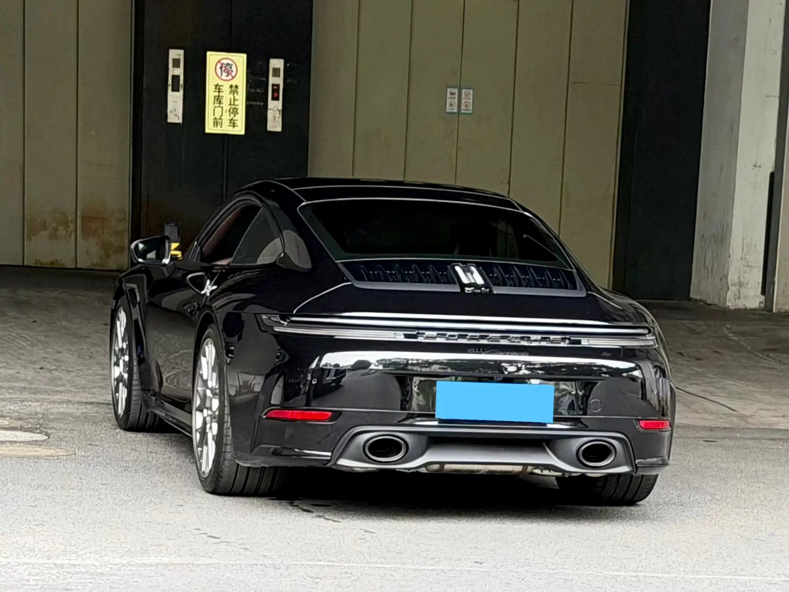 Фото 8 - Porsche 911