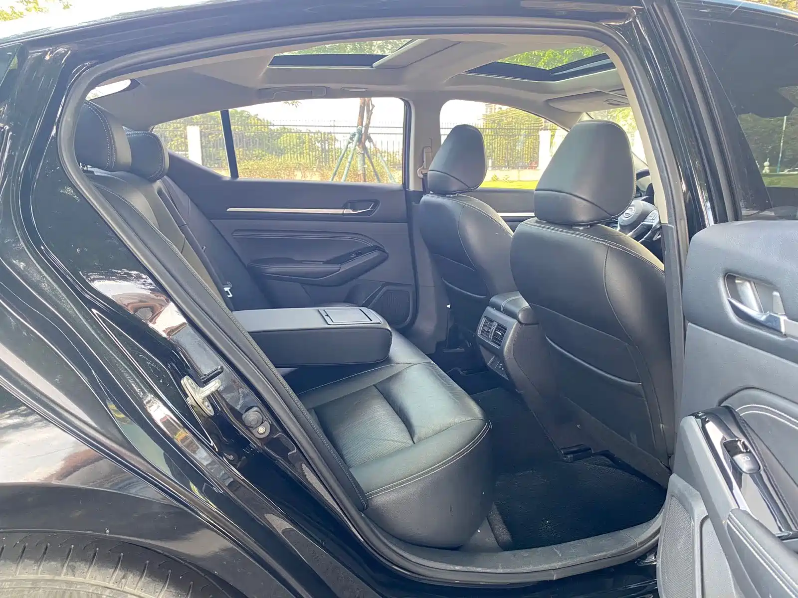 Photo 18 - Nissan Teana