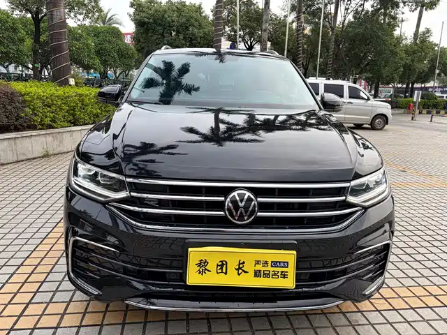 Volkswagen Tiguan L 2024 330TSI Automatic 2WD R-Line Premium Enjoyment Edition — фото 2
